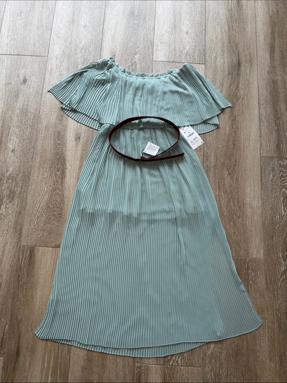 NWT Zara Off-Shoulder Pleated Midi Dress in Sage Green - Size Medium